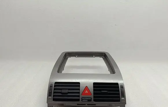 Volkswagen Touran I Dash center air vent grill 1T1819728C