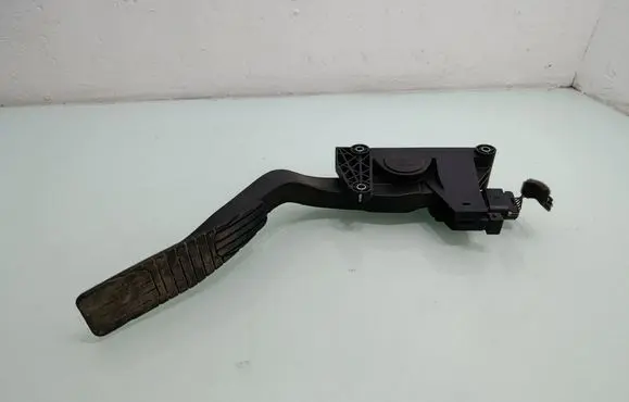 Opel Antara Accelerator throttle pedal 20905699