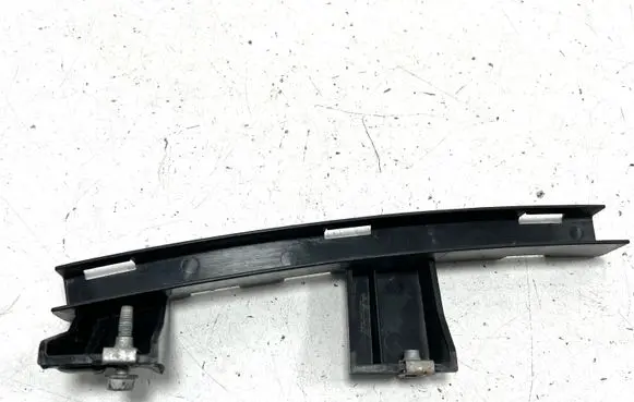 Chevrolet Volt I Rear door windshield rail 61860