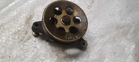 Honda Civic Power steering pump P2A617037W