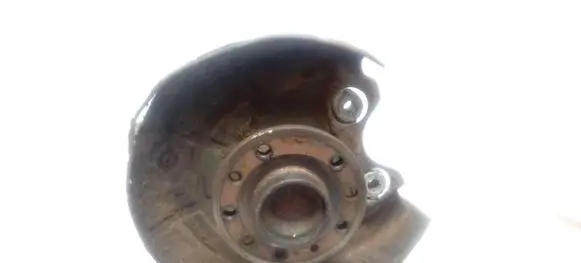 Rear wheel hub spindle/knuckle