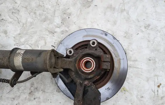 Renault Twingo II Front wheel hub spindle knuckle 