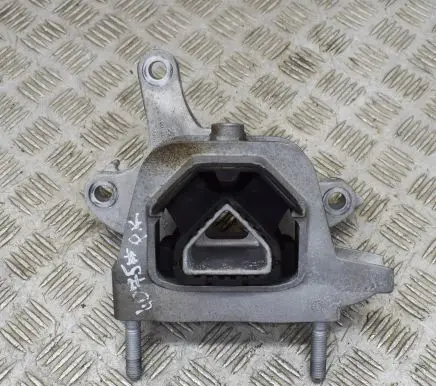 Peugeot 2008 II Engine mount bracket 9826551380