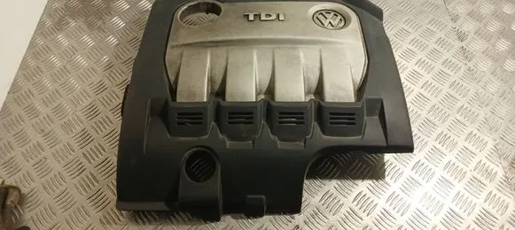 Volkswagen PASSAT B6 Engine cover (trim) 03G103967A