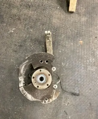 BMW X5 E70 Front wheel hub 6773783