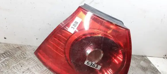 Volkswagen Golf V Rear/tail lights