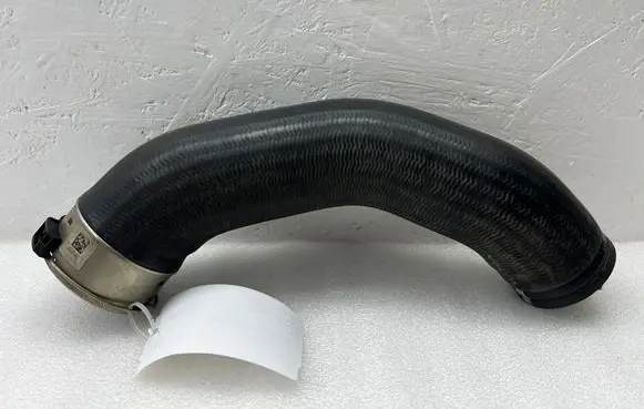 Volvo V40 Intercooler hose/pipe 31370955