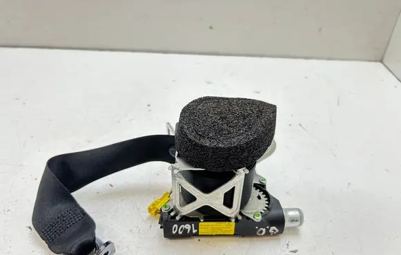 Mercedes-Benz E W212 Rear seatbelt 34056830A