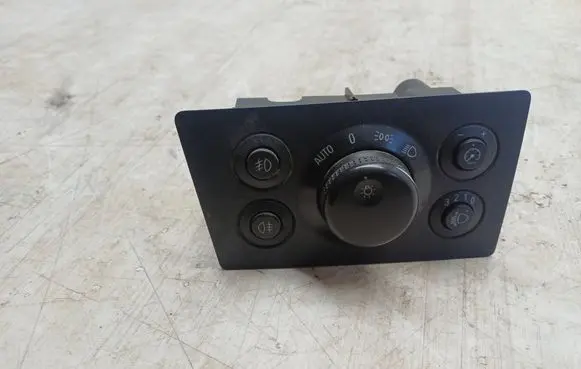 Opel Zafira B Light switch 13205868 LK04060100