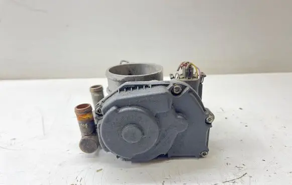 Audi A4 S4 B5 8D Electric throttle body valve 