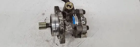 Nissan X-Trail T30 Power steering pump 39242127 8H800