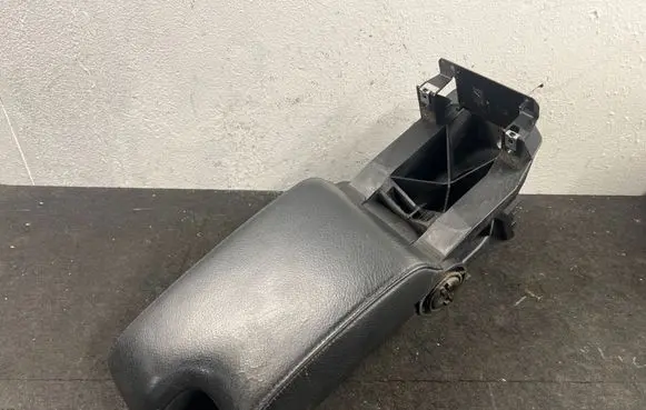 BMW 3 E46 Armrest 8213678