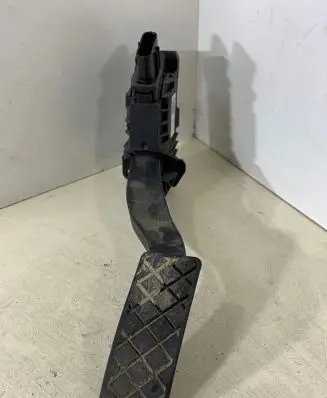 Volkswagen Golf VII Accelerator throttle pedal 5Q1723503F