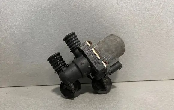 BMW 3 E46 Coolant heater control valve 8369805 64118369805 1147412144
