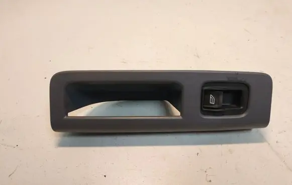 Volvo V50 Electric window control switch 30773217 8679477