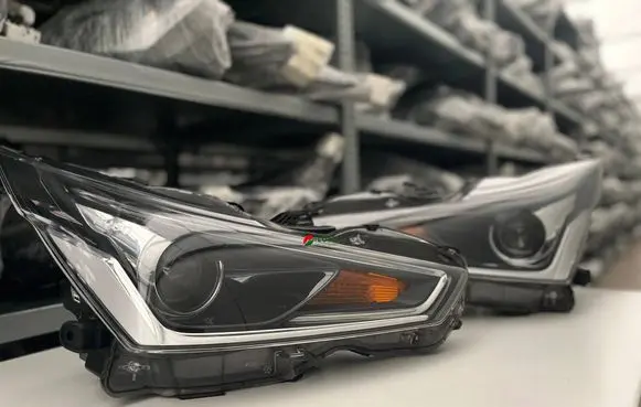 Toyota Aygo AB40 Headlights/headlamps set 811700H210