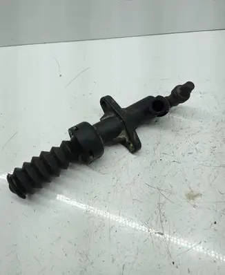 Clutch slave cylinder