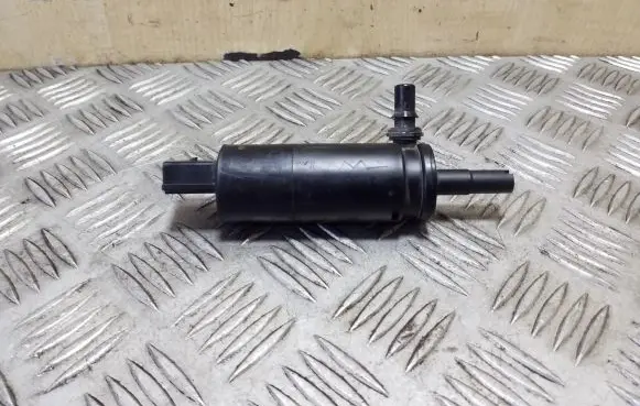 Skoda Superb B8 (3V) Headlight washer pump 6R0955681
