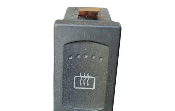 Volkswagen PASSAT B5.5 Windscreen/window heater switch 3B0959621C