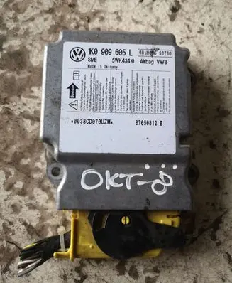 Skoda Octavia Mk2 (1Z) Airbag control unit/module 1K0909605L