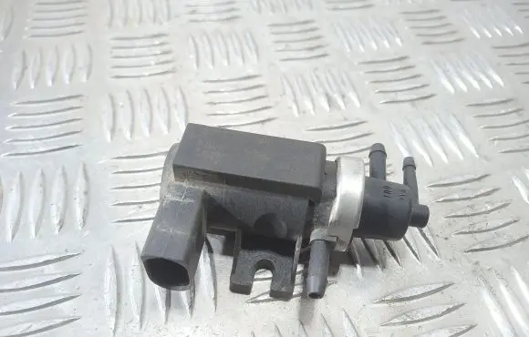 Volkswagen Golf IV Turbo solenoid valve 1J0906627