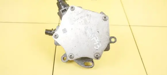 Ford Focus Vacuum pump BM5G2A451FB JQDB