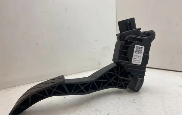 Volkswagen Golf VII Accelerator throttle pedal 5Q1723503H