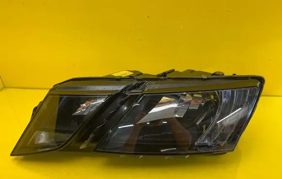 Skoda Octavia Mk3 (5E) Headlight/headlamp 5E1941015C