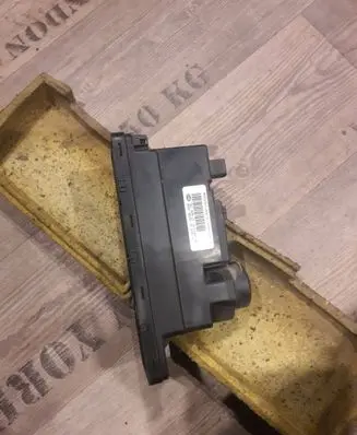 Mercedes-Benz E W210 Central locking vacuum pump 2108001648 00782822 002299202