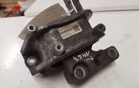 Audi A3 S3 8V Engine mount bracket 5Q0199262