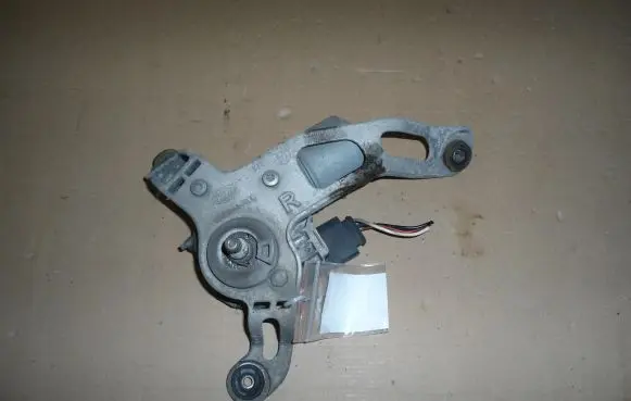 Front wiper linkage
