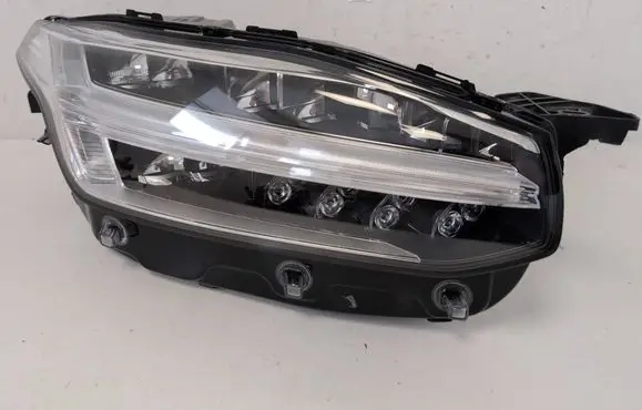 Volvo XC90 Headlight/headlamp 32228297 1902191730