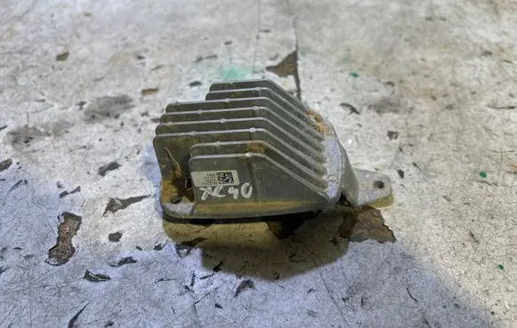 Volvo XC40 LED ballast control module B104054B0P