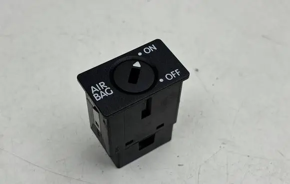 Passenger airbag on/off switch