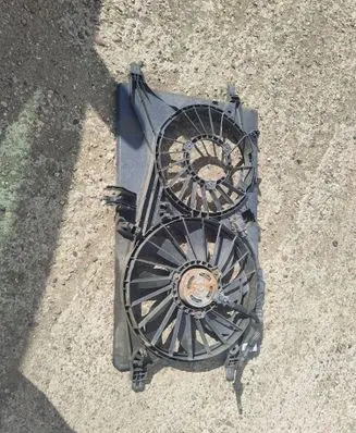 Renault Master III Radiator cooling fan shroud 214811562R