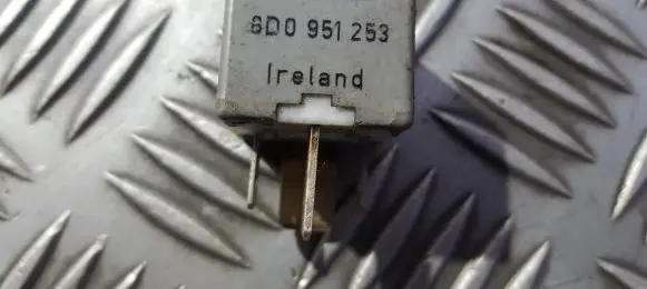 Audi A4 S4 B5 8D Other relay 8d0951253 899312000