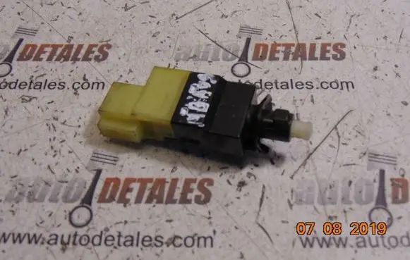 Mercedes-Benz A W169 Brake pedal sensor switch A0015456709