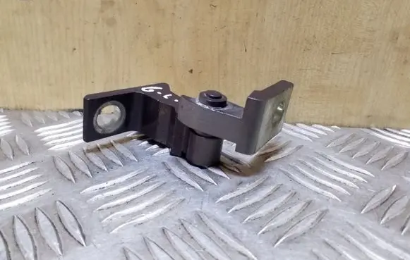 Volkswagen Touareg II Rear door upper hinge 8K0831401A