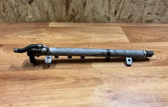 Mercedes-Benz B W245 Fuel main line pipe A6400702395 1100600455