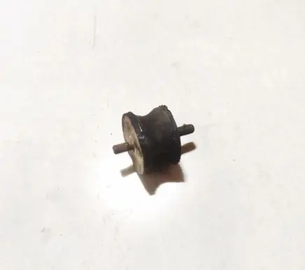 BMW 5 E39 Engine mount bracket