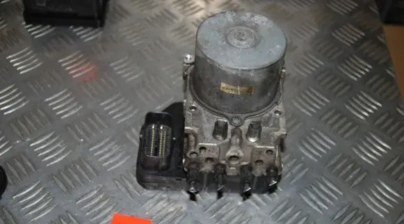 Mazda 6 ABS Pump 1338004451