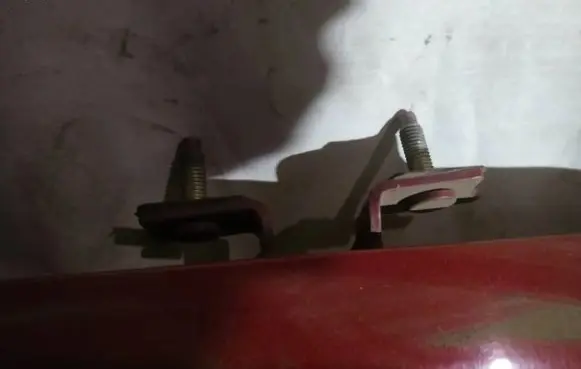 Dodge Caliber Tailgate/trunk/boot hinge