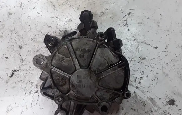 Peugeot 607 Vacuum pump 4R8Q2A451AE D1681A0000