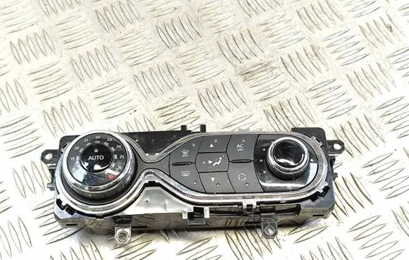 Renault Captur Climate control unit 275108796R 31067144