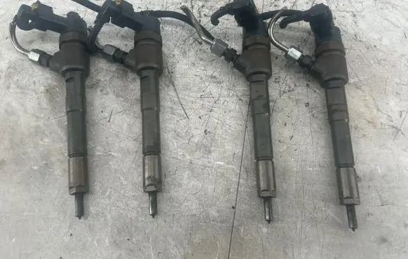 Fiat 500L Fuel injectors set 0445110351