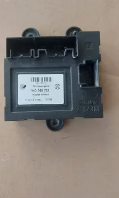 Volkswagen Caddy Front door window regulator motor 1K0959792 05074665