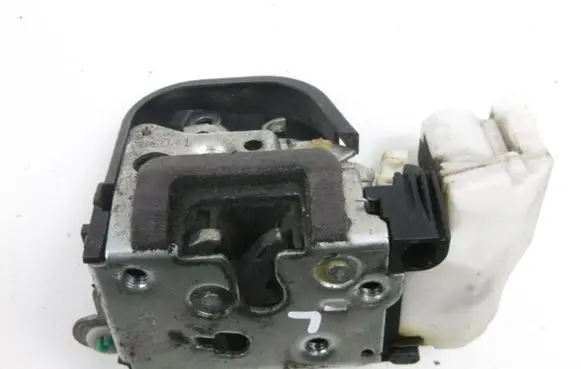 Alfa Romeo 147 Front door lock
