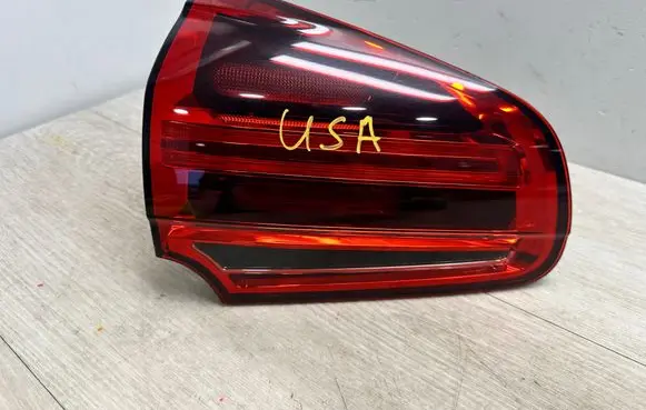 Porsche Cayenne (92A) Tailgate rear/tail lights 95863106520 7P5945307N