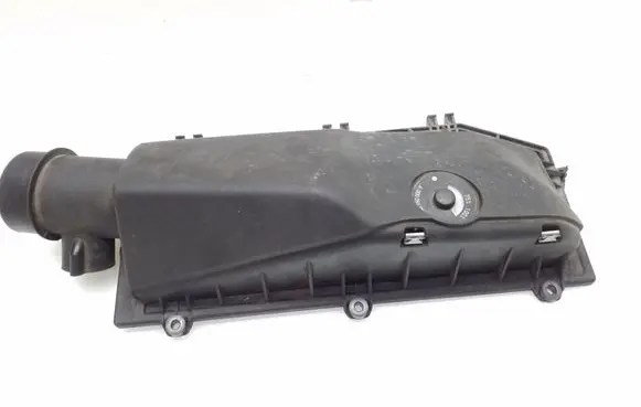 Mercedes-Benz C W203 Air filter box cover 9639097
