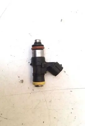 Volkswagen PASSAT B7 Fuel injector 03C906039